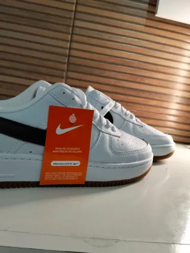 Tênis Air Force branco com soosh preto e sola marrom / do 35 ao 43 / novo vai na caixa