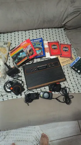 Atari 2600 Completo + 2 Paddles + 3 Jogos na Caixa - Demon Attack Imagic Raro