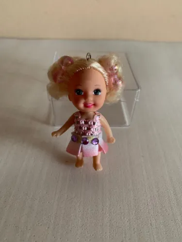 mini boneca para chaveiro