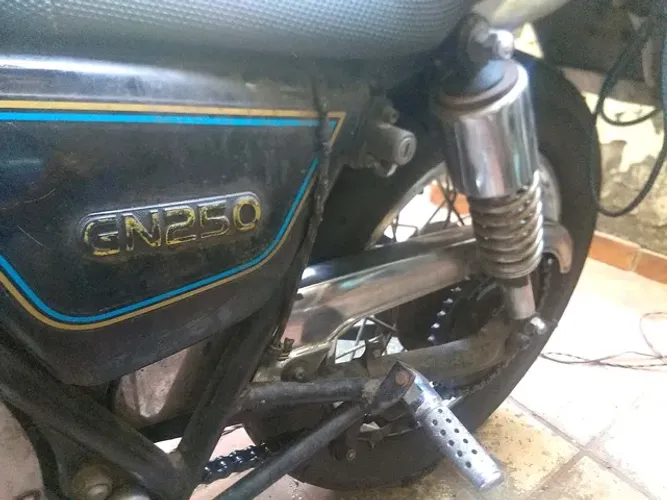 Intruder 250 99 CRLV licenciado