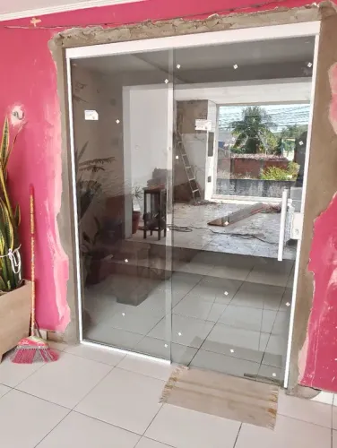 Serviço e manutenção em portas, janelas,box ...