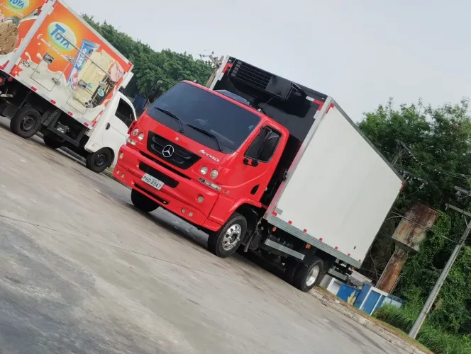 Caminhão Frigorífico Frete e diárias Para serviços de cargas refrigeradas e congelada