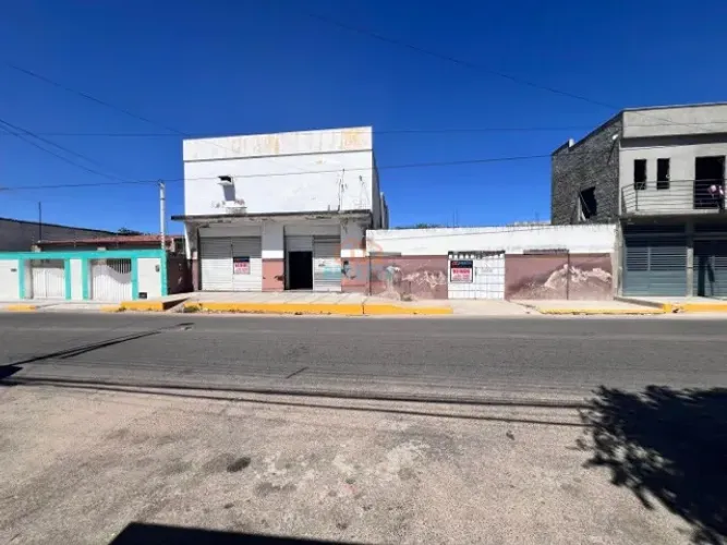 CÓD: 2455. Prédio com Terreno para Venda no bairro Santa Delmira.
