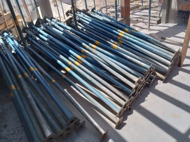 Conjunto de escoras para construção alugamos escoras Andame etc