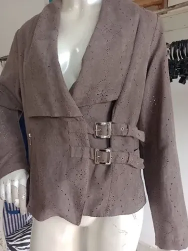 Jaqueta Evasê com estilo Lese