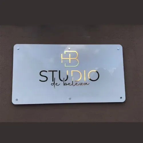  Placa em Acrílico 80cm com Logo Sobreposta