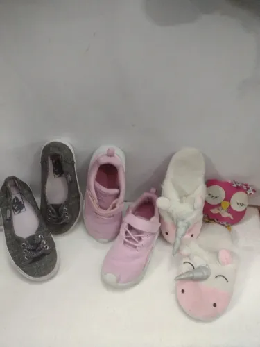 Lotinho de calçados infantis Vans e Puma menina n.25 em ótimo estado 