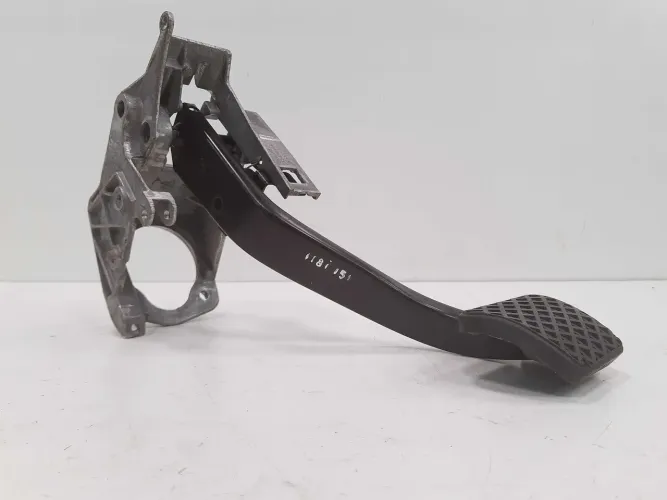 Pedal Bmw 118i 2008 2009 2010 2011  2012