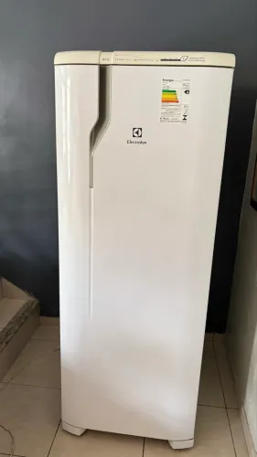 Geladeira Electrolux RFE39 Frostfree