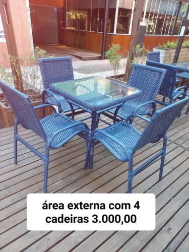 MESA ÁREA EXTERNA COM EM 4 CADEIRAS EM ALUMÍNIO