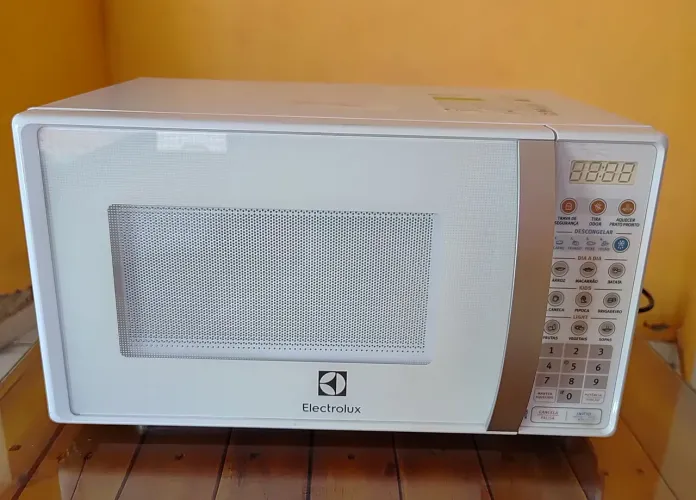 Forno microondas Electrolux 