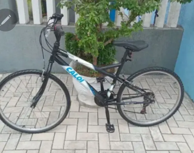 Bicicleta aro 26 21 marchas Montana marca caloi