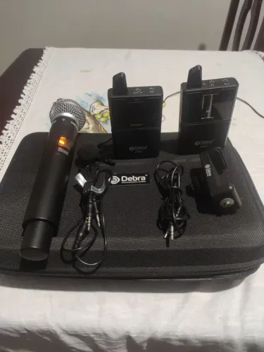Kit de Microfone Sem Fio Debra - Ideal para Palestras e Eventos