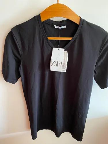 Camiseta Zara preta P Nova