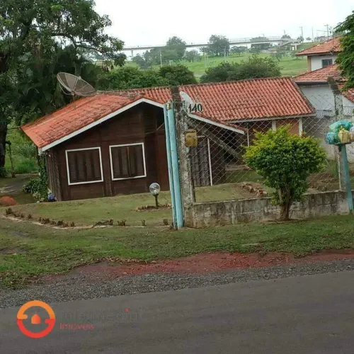 Chácara à venda com 2.162 m² de área de terreno em condomínio.
