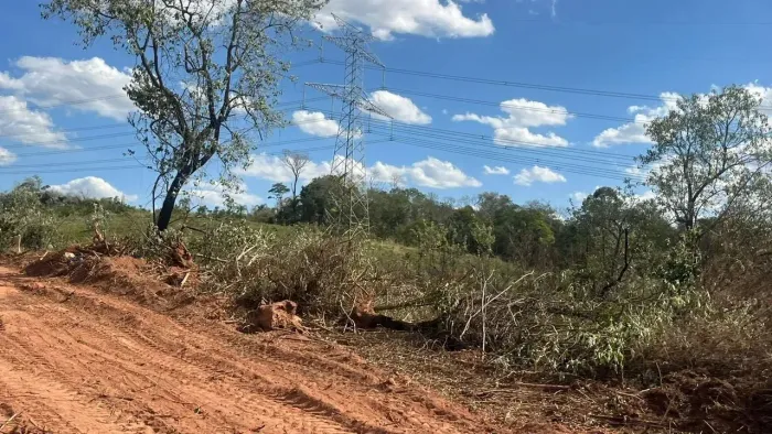 Próximo à Rodovia Fernão Dias