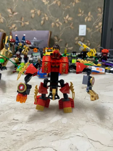 Robô Ninja vermelho - LEGO