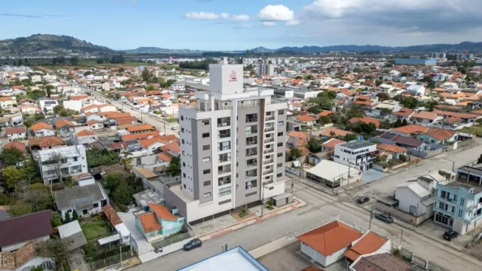 Apartamento com 2 dormitórios (1 suíte) no Residencial Bahrein - Tubarão/SC
