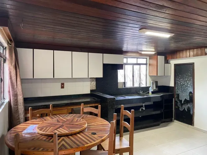 Casa de 2 dormitórios à venda na Trindade