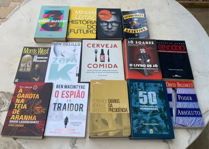 Coleção de 14 Livros Diverso 