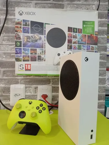 Xbox Series S + Controle Neon venda ou troca 