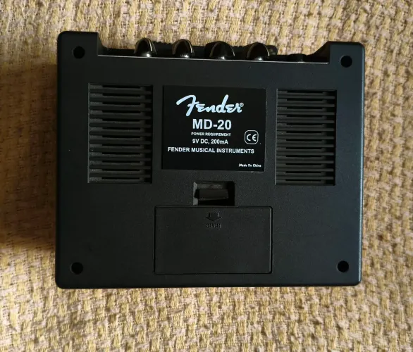 Amplificador de guitarra Fender (fender deluxe md-20)