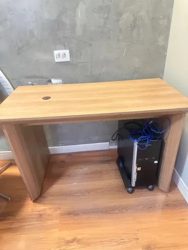 Mesa de Escritório em Madeira 1,20 X 0,60