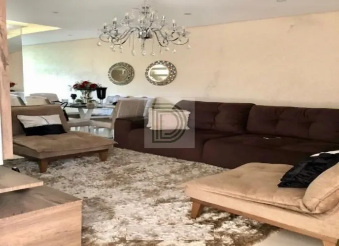 Casa à venda no Taboão da Serra - SP, com 200m²