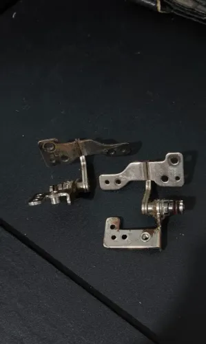 Dobradiça Display para Notebook Samsung RV411 RV415 RV419 RV420