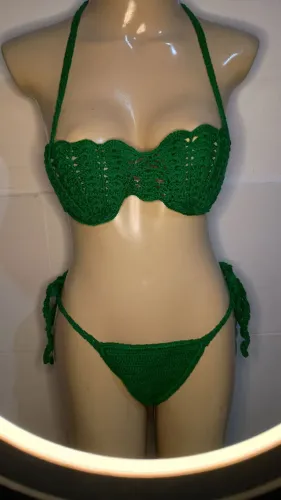 Biquíni de Crochê Verde Feito à Mão