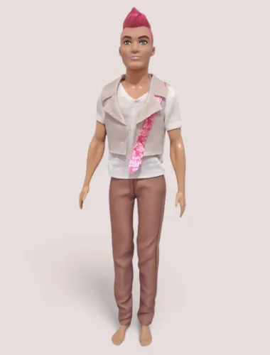 Boneco Ken Rebelde