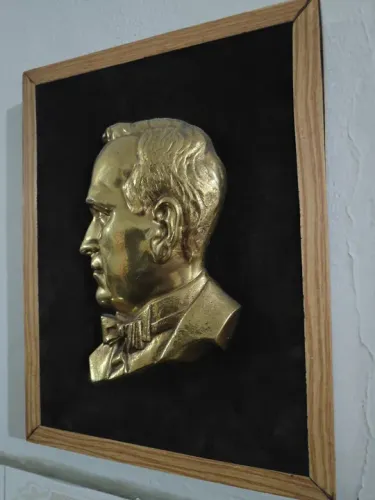 Quadro com busto de Getúlio Vargas, raridade!
