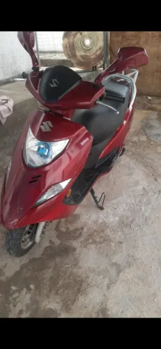 Vendo exatamente moto bungman 125 cc 