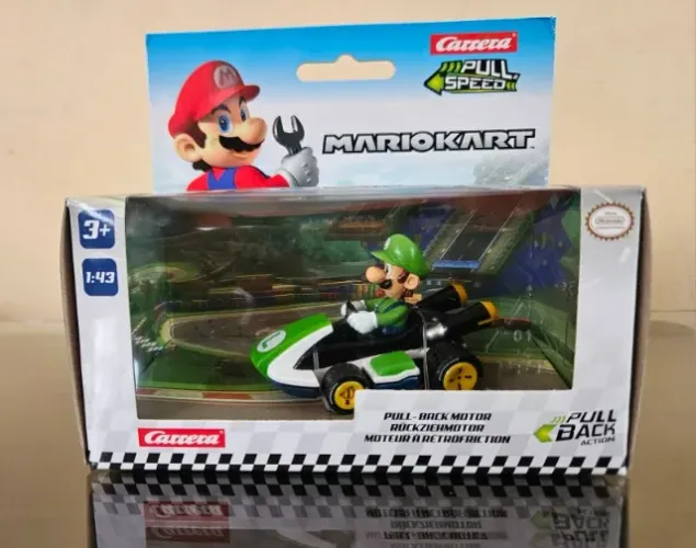 Luigi Kart - Carrinho Luigi Fricção - Escala 1:43 - Carrera