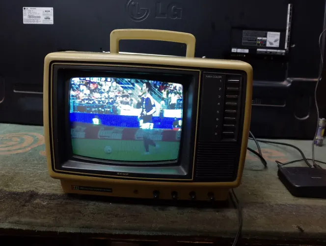 Vendo tv 10" de tubo toshiba