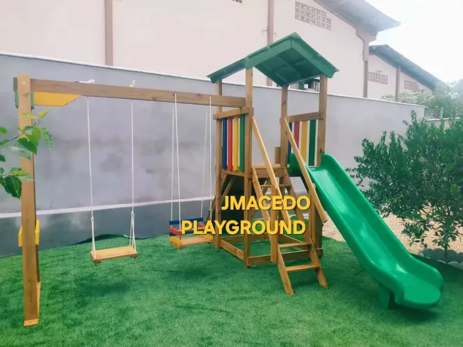 Parquinho escorregador em plástico 