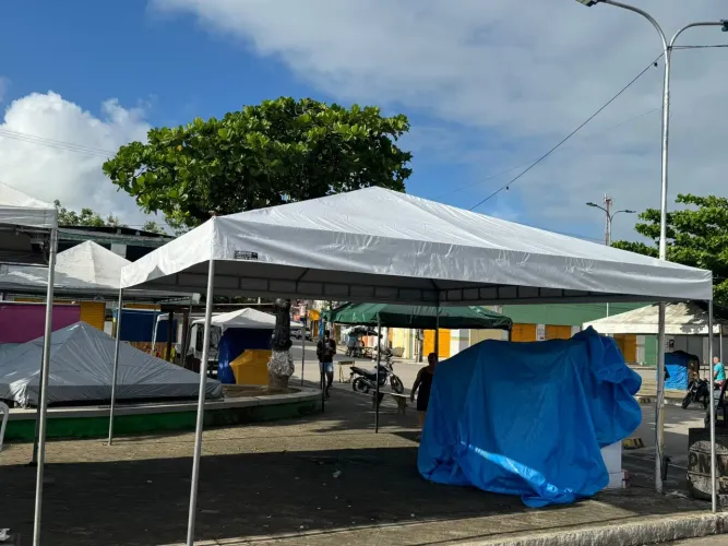 Vendo uma Tenda 6x6 com lona nova