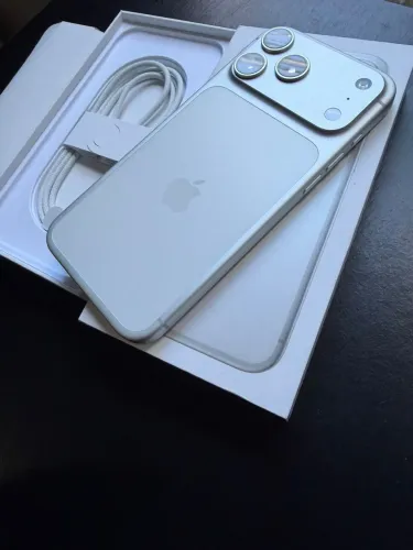 iPhone 17 Pro Max Silver