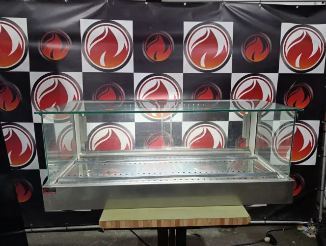 Estufa aquecida 1,20x50x47 de inox 220 volts usada em ótimo estado funcionando perfeito