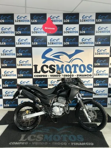 XRE 300 PRETA 2018