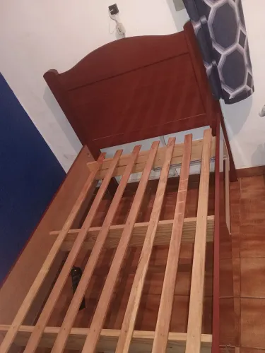 Cama de solteiro com gavetas e 2 colchões