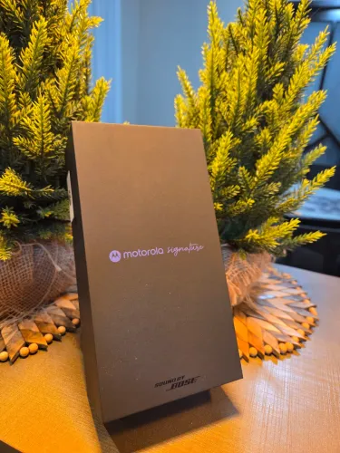 Motorola Signature 5G - 512GB 24GB, 3 cameras 50MP Sony, Zoom 100x, Tela Amoled 165 Hz