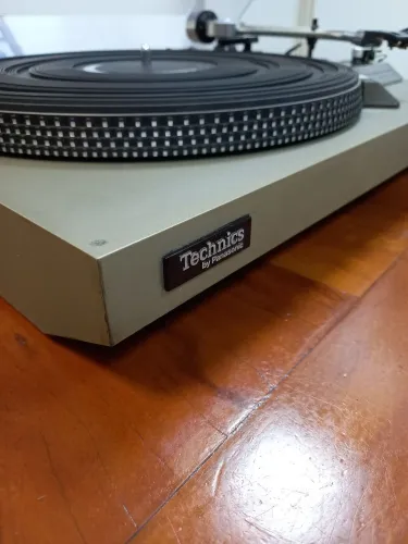 Toca discos Technics SL 23