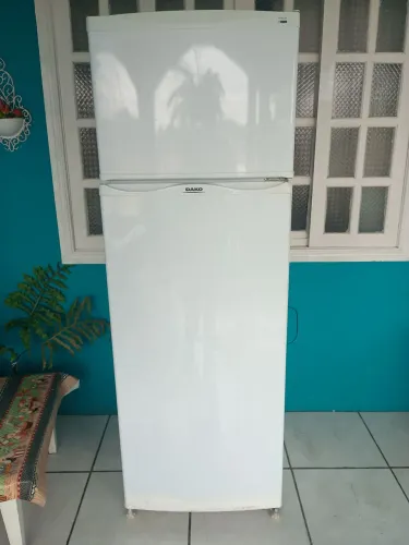 Refrigerador Dako dúplex 337 litros usada