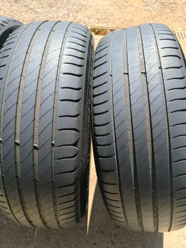Vendo Pneu 185-60/15