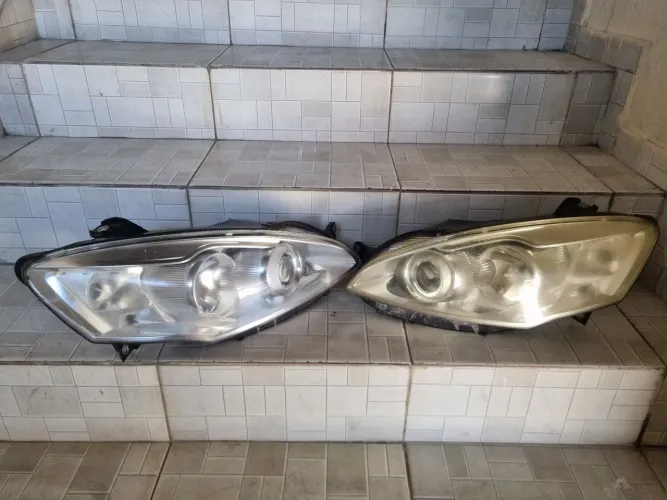 Farol Fiat idea