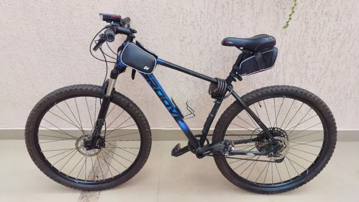 Vendo bike e todo equipamento para ciclismo