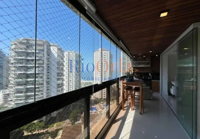 Barra Summer Dream. Apartamento com 3 quartos reformado na praia da Barra!