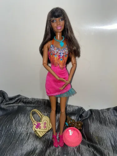 Boneca Barbie nikki fashionistas bichinhos mattel articulada