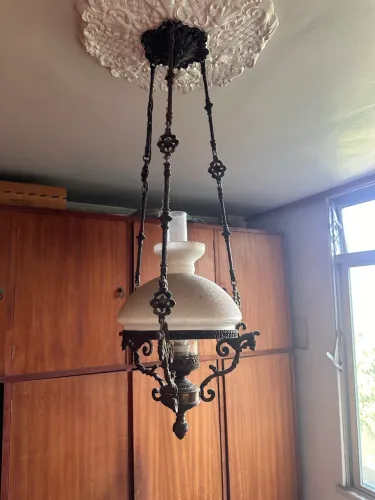 Lustre Antigo com Estrutura em Metal e Cúpula de Vidro - Peça de Época